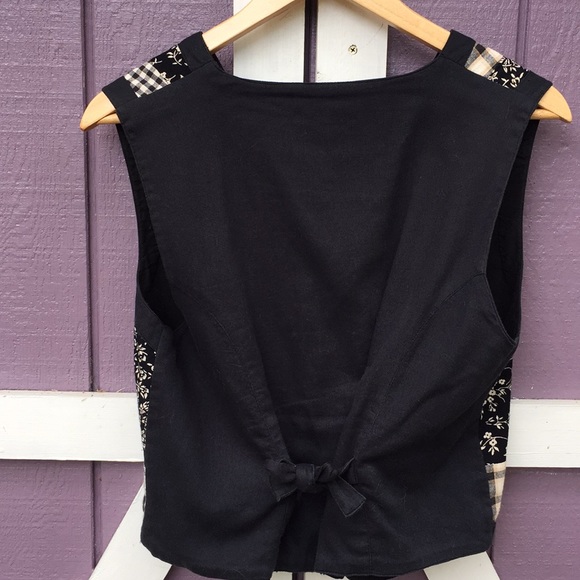 Vest - Picture 4 of 4